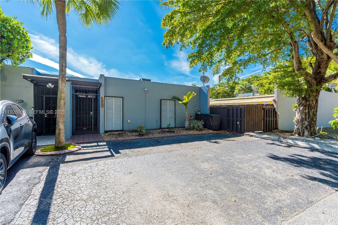 For Sale: $499,000 (3 beds, 2 baths, 1275 Square Feet)