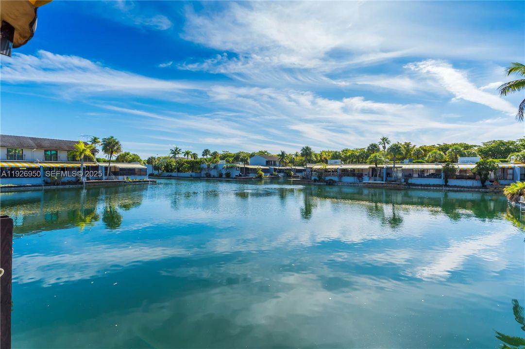 For Sale: $499,000 (3 beds, 2 baths, 1275 Square Feet)