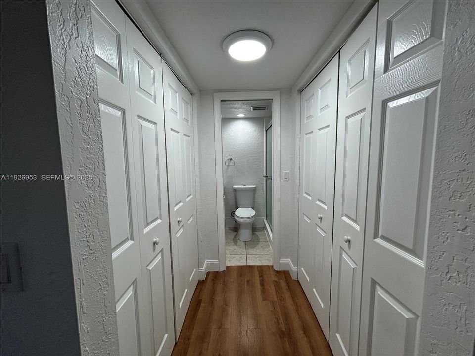 В аренду: $1,900 (2 спален, 2 ванн, 965 Квадратных фут)