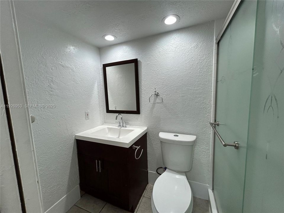 В аренду: $1,900 (2 спален, 2 ванн, 965 Квадратных фут)