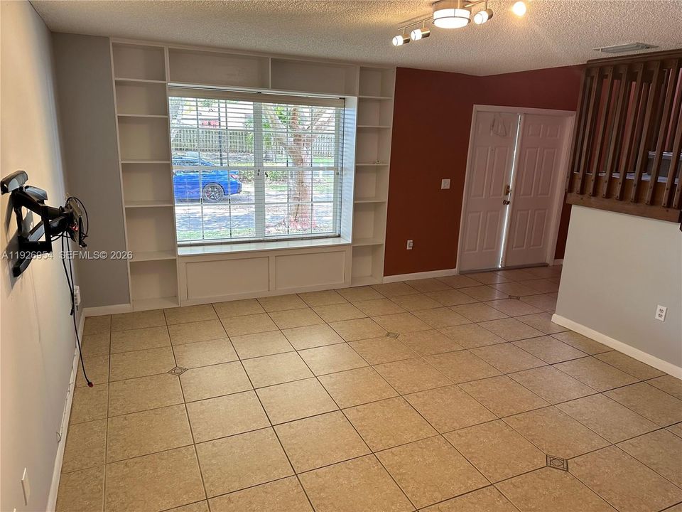 For Sale: $615,000 (4 beds, 2 baths, 1988 Square Feet)