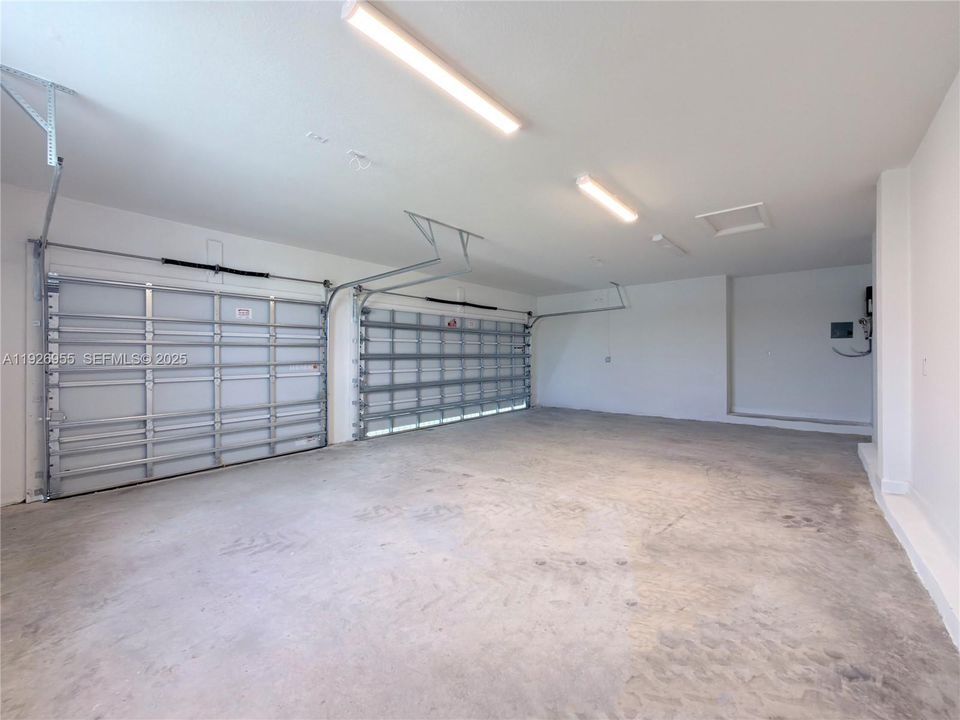 For Rent: $5,900 (5 beds, 4 baths, 0 Square Feet)