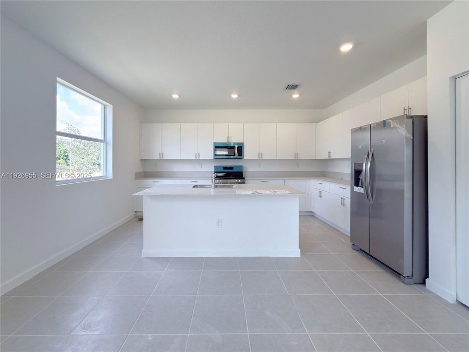 For Rent: $5,900 (5 beds, 4 baths, 0 Square Feet)