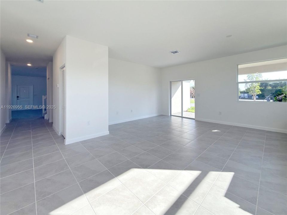 For Rent: $5,900 (5 beds, 4 baths, 0 Square Feet)