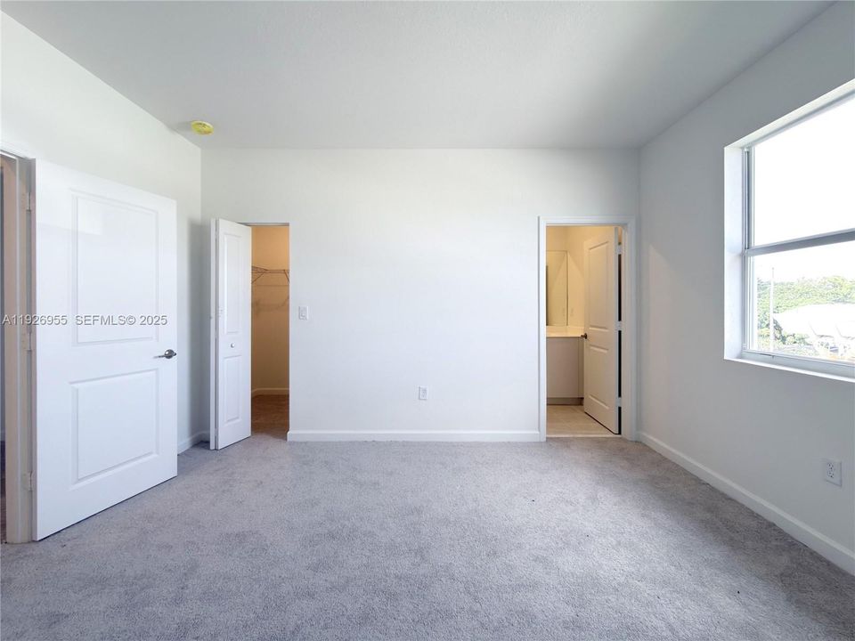 For Rent: $5,900 (5 beds, 4 baths, 0 Square Feet)