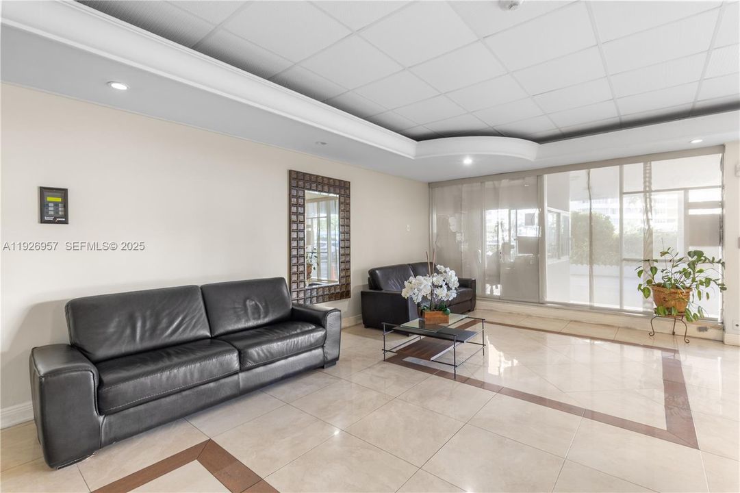 На продажу: $399,000 (2 спален, 2 ванн, 1200 Квадратных фут)