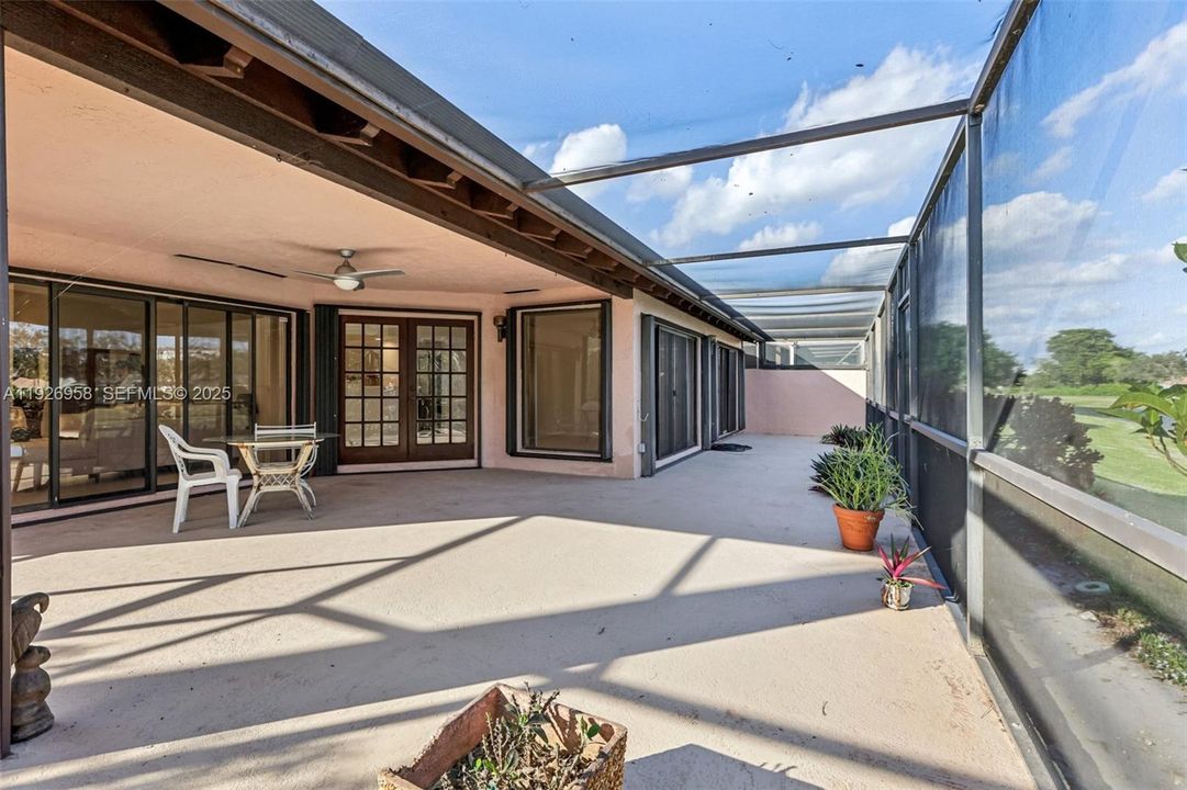 En Venta: $669,000 (3 camas, 2 baños, 1928 Pies cuadrados)