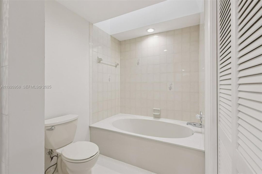 En Venta: $669,000 (3 camas, 2 baños, 1928 Pies cuadrados)