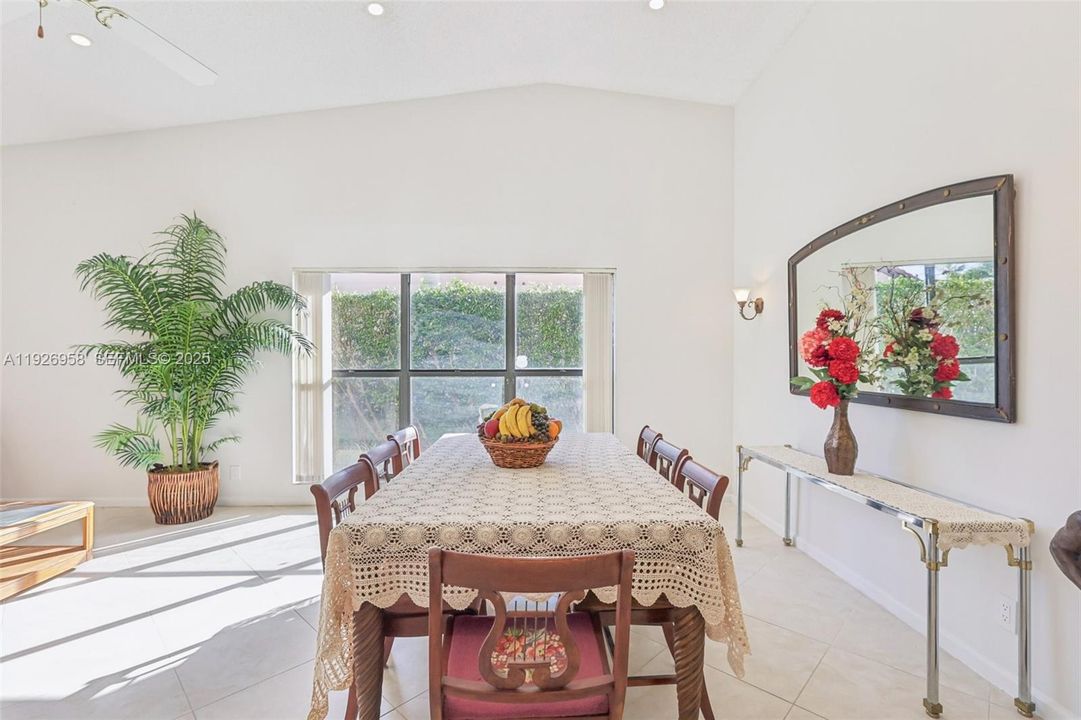 En Venta: $669,000 (3 camas, 2 baños, 1928 Pies cuadrados)