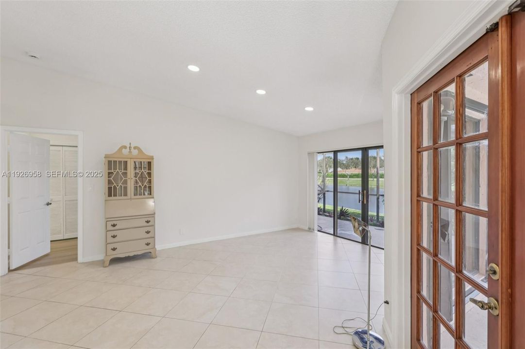 En Venta: $669,000 (3 camas, 2 baños, 1928 Pies cuadrados)