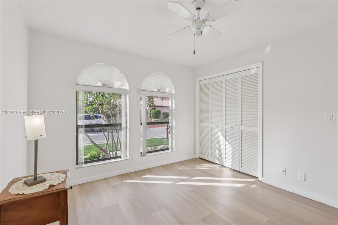 En Venta: $669,000 (3 camas, 2 baños, 1928 Pies cuadrados)