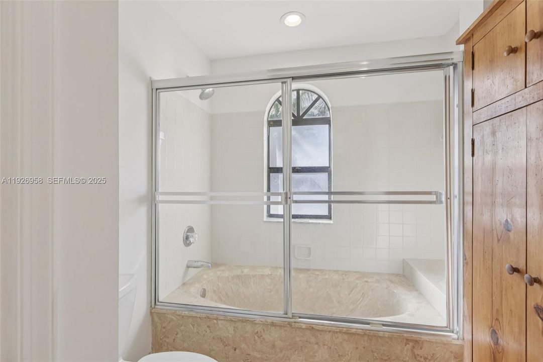 En Venta: $669,000 (3 camas, 2 baños, 1928 Pies cuadrados)