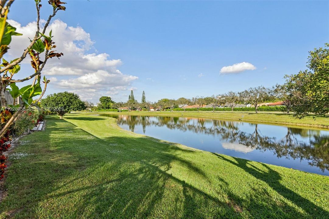 En Venta: $669,000 (3 camas, 2 baños, 1928 Pies cuadrados)