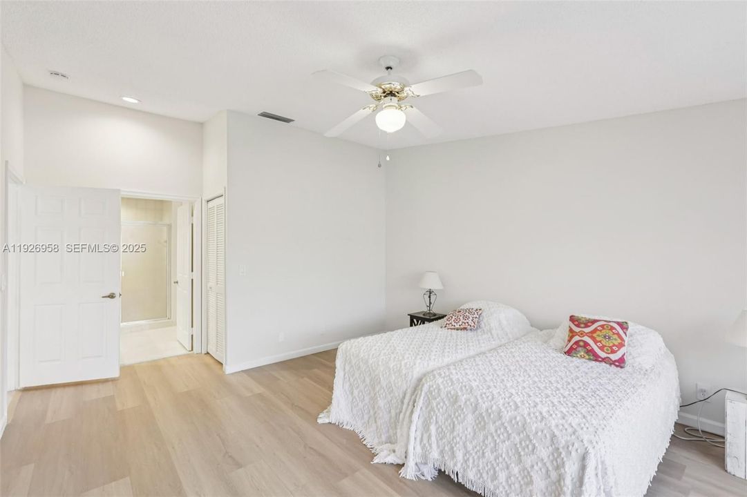 En Venta: $669,000 (3 camas, 2 baños, 1928 Pies cuadrados)