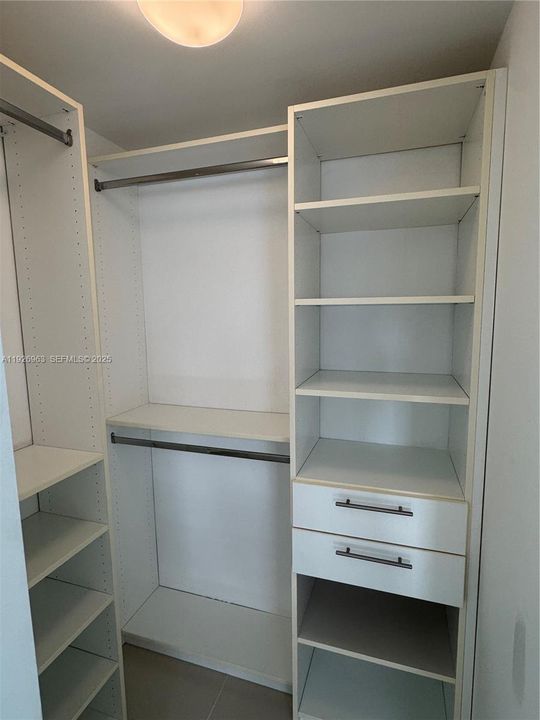 出租: $3,150 (2 贝兹, 2 浴室, 1002 平方英尺)