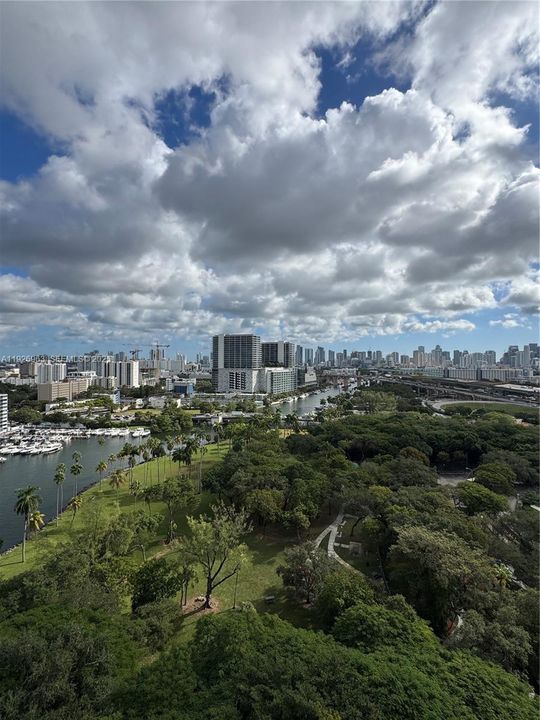 出租: $3,150 (2 贝兹, 2 浴室, 1002 平方英尺)