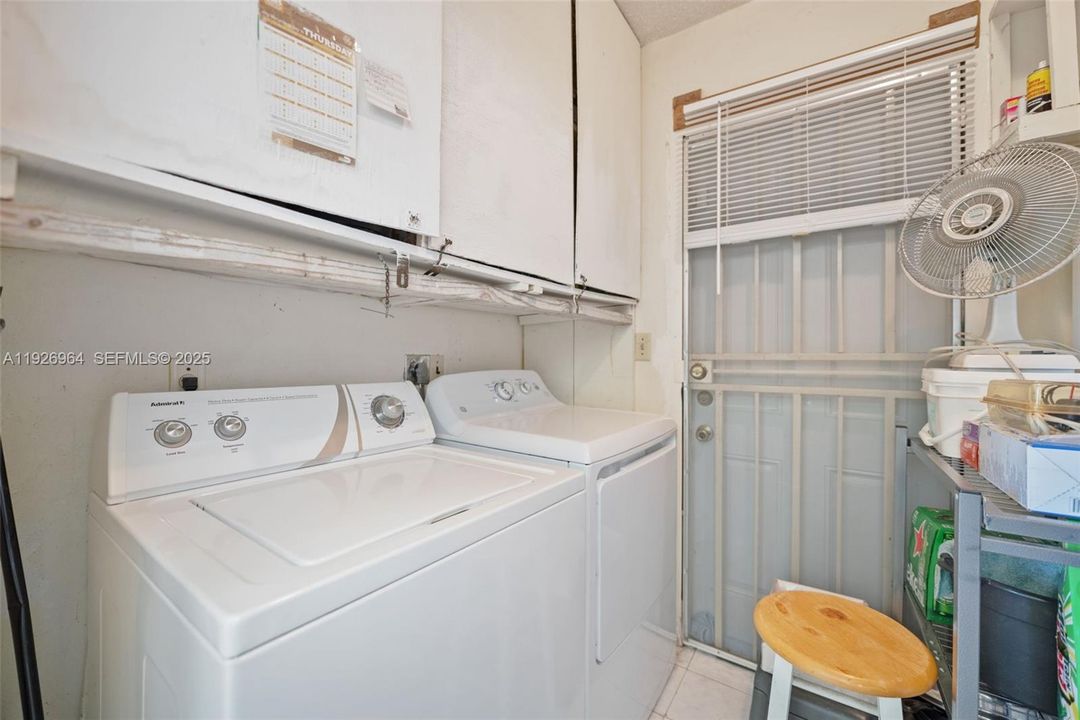 For Sale: $550,000 (3 beds, 2 baths, 1647 Square Feet)