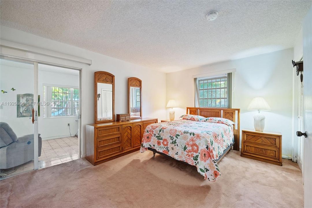 For Sale: $550,000 (3 beds, 2 baths, 1647 Square Feet)