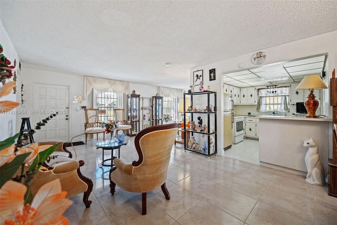 For Sale: $550,000 (3 beds, 2 baths, 1647 Square Feet)