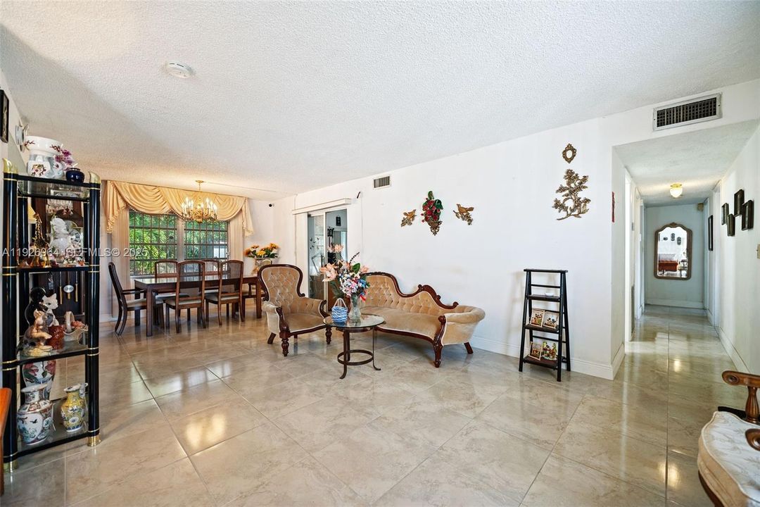 For Sale: $550,000 (3 beds, 2 baths, 1647 Square Feet)