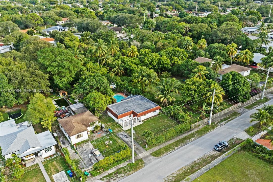 For Sale: $550,000 (3 beds, 2 baths, 1647 Square Feet)