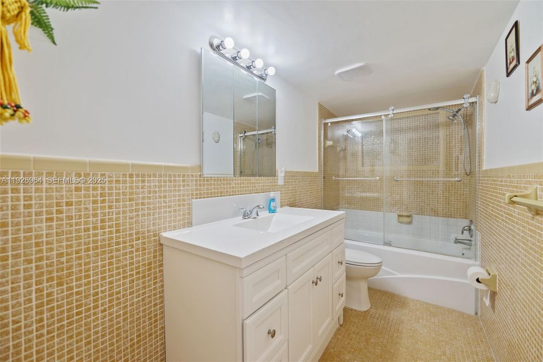 For Sale: $550,000 (3 beds, 2 baths, 1647 Square Feet)