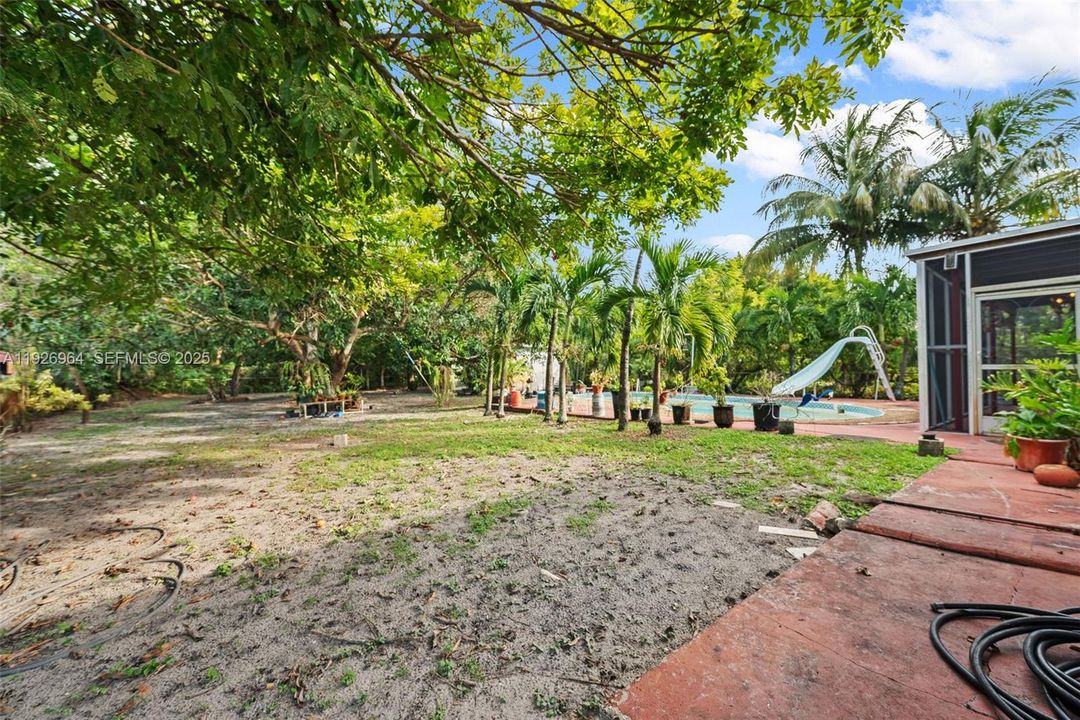 For Sale: $550,000 (3 beds, 2 baths, 1647 Square Feet)