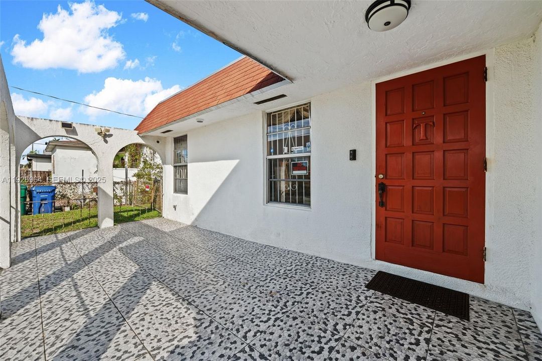 For Sale: $550,000 (3 beds, 2 baths, 1647 Square Feet)