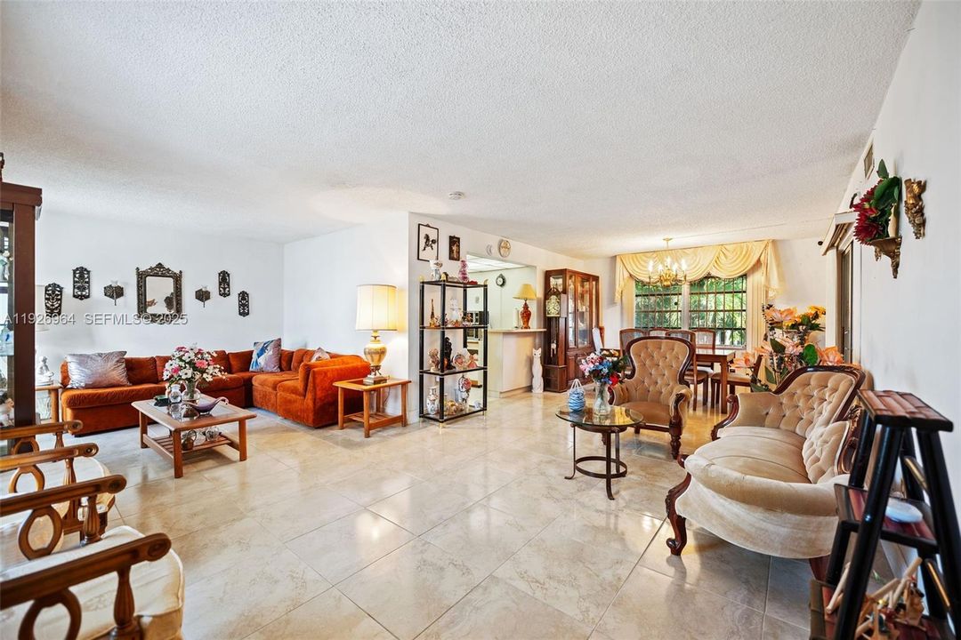 For Sale: $550,000 (3 beds, 2 baths, 1647 Square Feet)