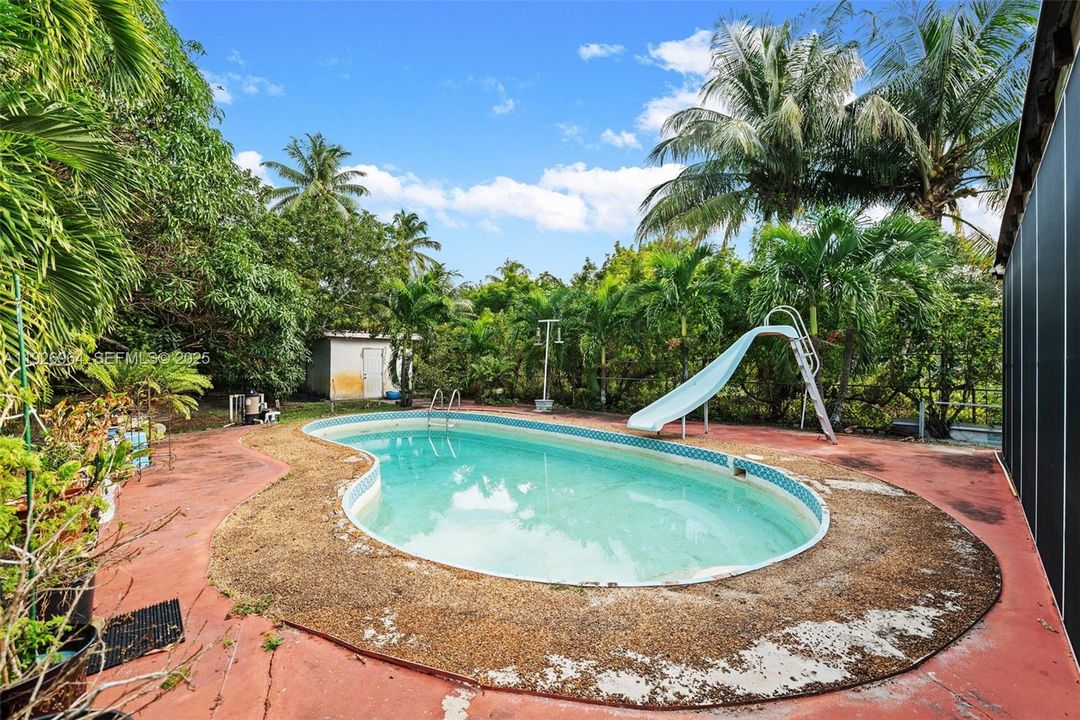 For Sale: $550,000 (3 beds, 2 baths, 1647 Square Feet)