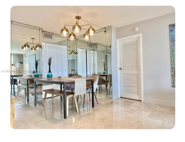 出租: $2,900 (2 贝兹, 2 浴室, 1331 平方英尺)