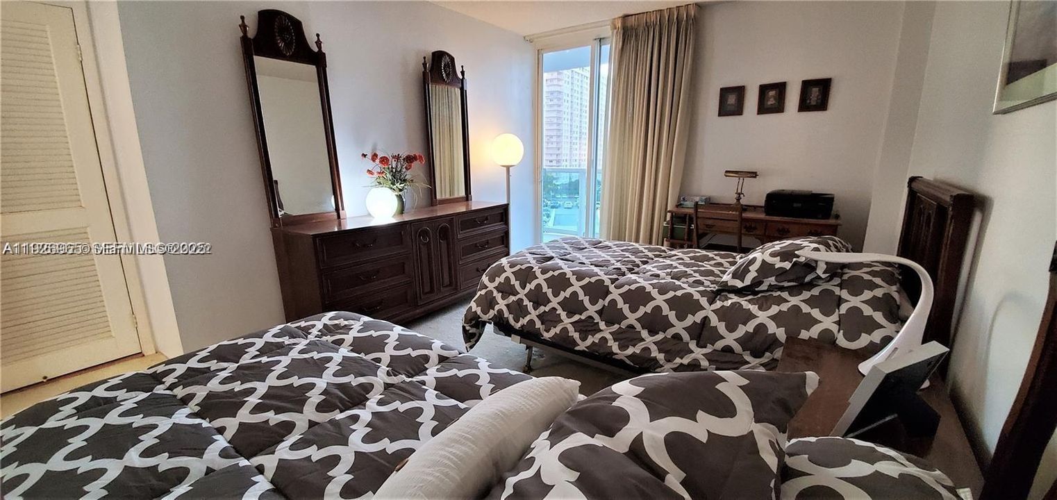 出租: $2,900 (2 贝兹, 2 浴室, 1331 平方英尺)