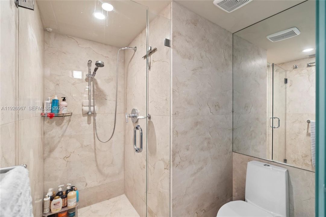 待售: $699,000 (2 贝兹, 2 浴室, 1365 平方英尺)