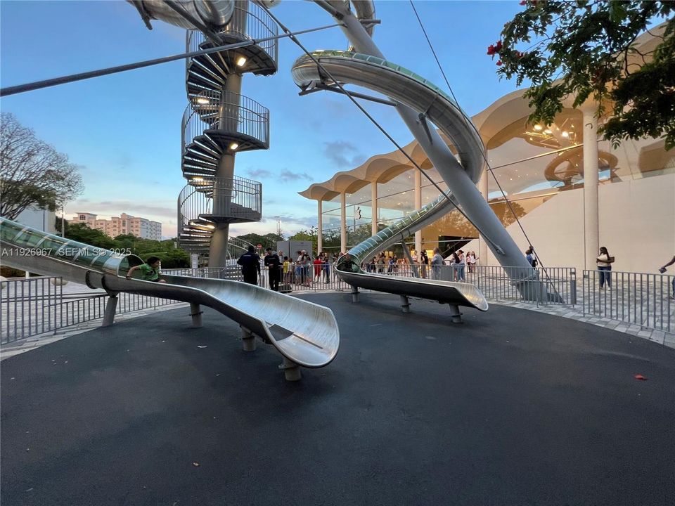 待售: $699,000 (2 贝兹, 2 浴室, 1365 平方英尺)