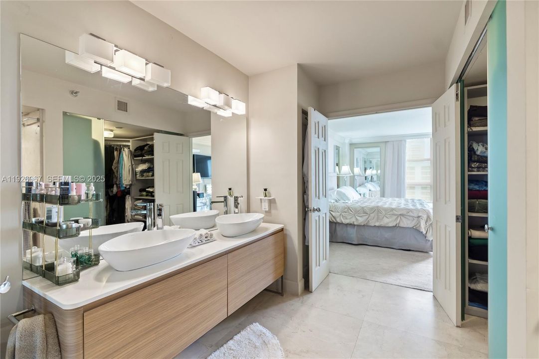 待售: $699,000 (2 贝兹, 2 浴室, 1365 平方英尺)