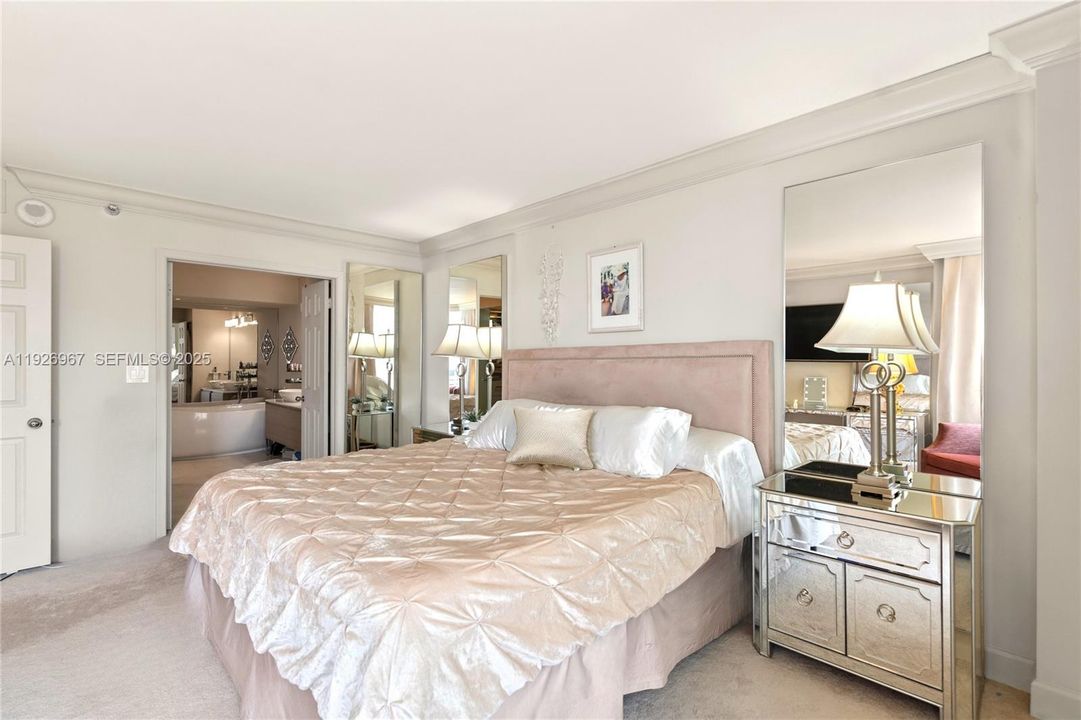 待售: $699,000 (2 贝兹, 2 浴室, 1365 平方英尺)