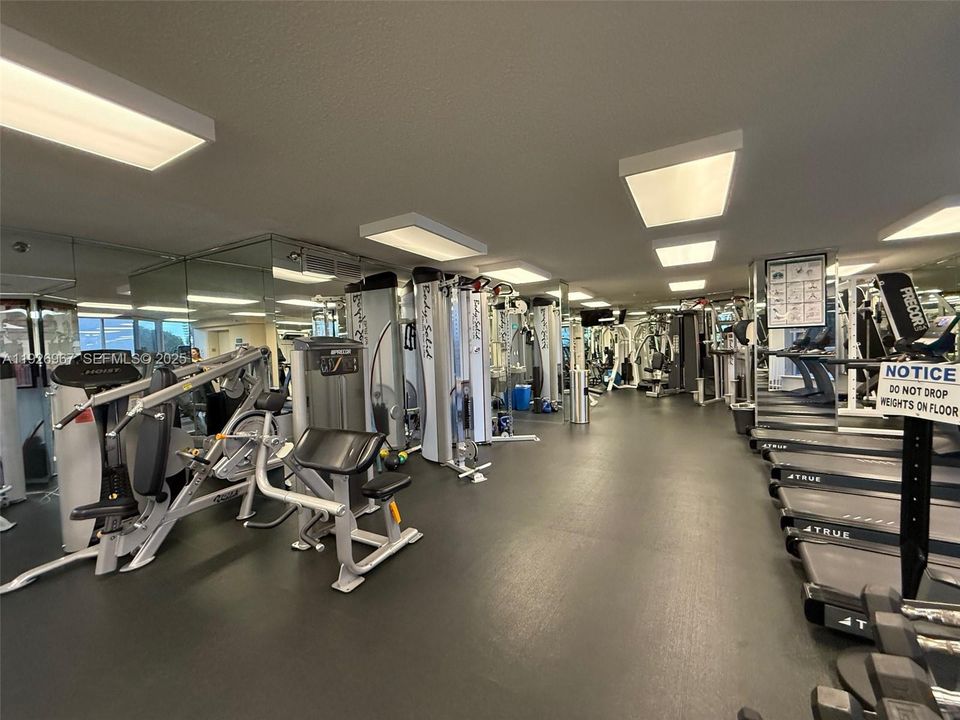 待售: $699,000 (2 贝兹, 2 浴室, 1365 平方英尺)