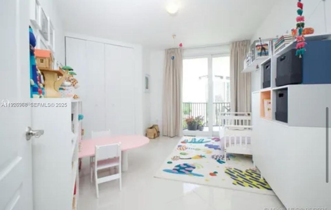 В аренду: $3,550 (2 спален, 2 ванн, 930 Квадратных фут)