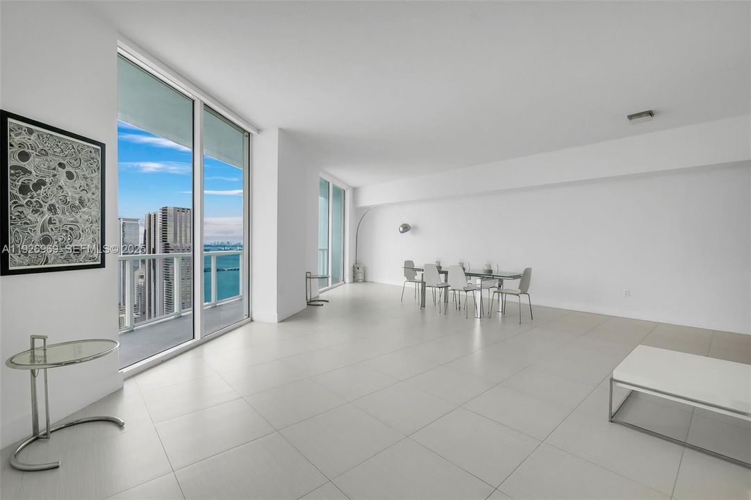 For Sale: $1,249,999 (3 beds, 2 baths, 1902 Square Feet)