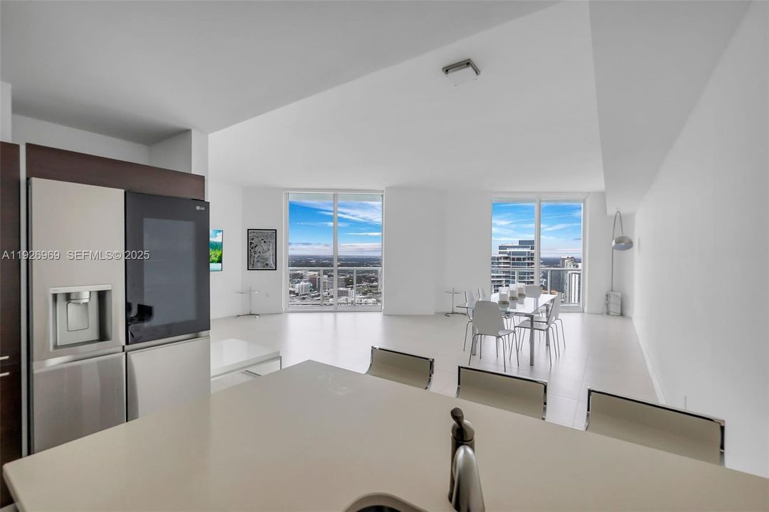 For Sale: $1,249,999 (3 beds, 2 baths, 1902 Square Feet)