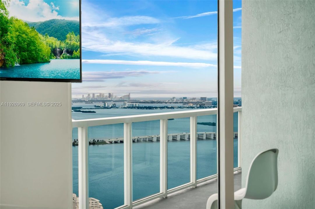 For Sale: $1,249,999 (3 beds, 2 baths, 1902 Square Feet)