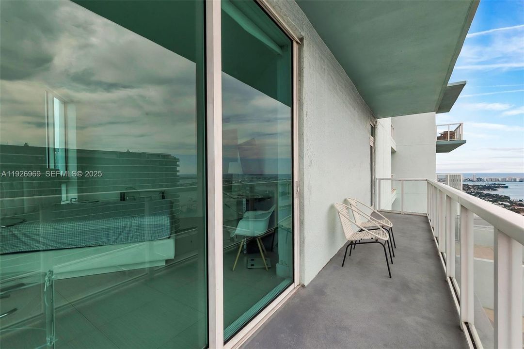 For Sale: $1,249,999 (3 beds, 2 baths, 1902 Square Feet)