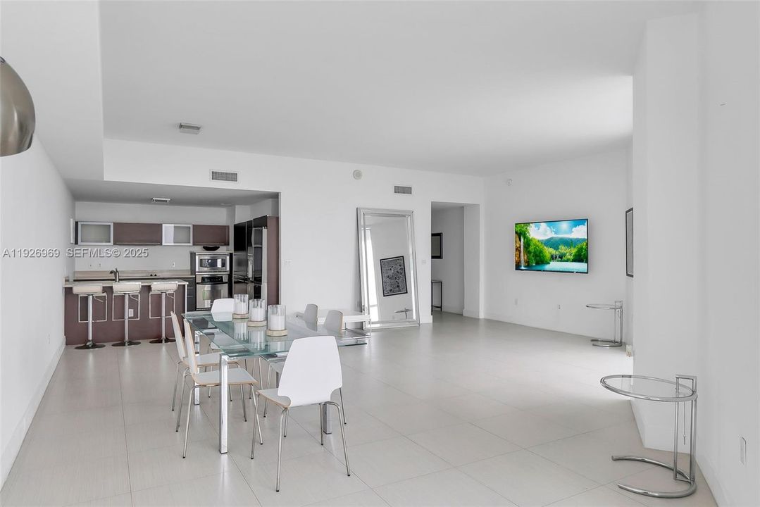 For Sale: $1,249,999 (3 beds, 2 baths, 1902 Square Feet)