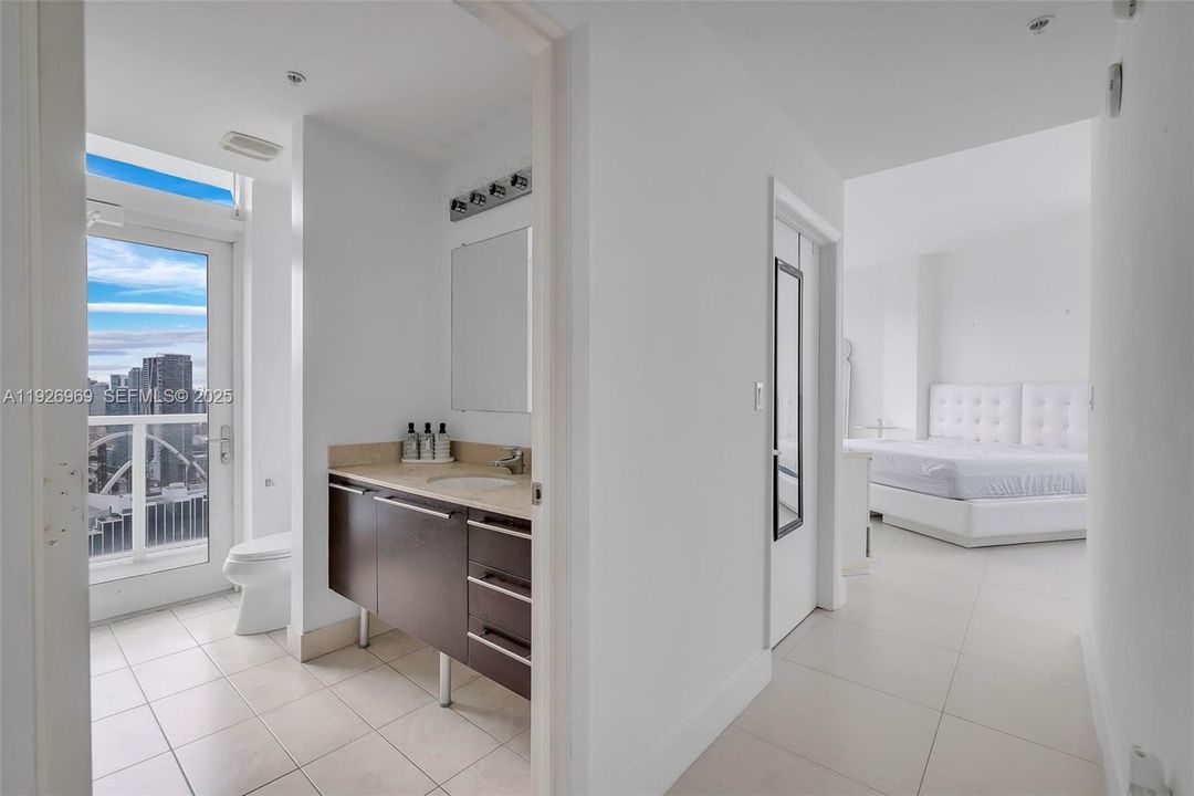 For Sale: $1,249,999 (3 beds, 2 baths, 1902 Square Feet)