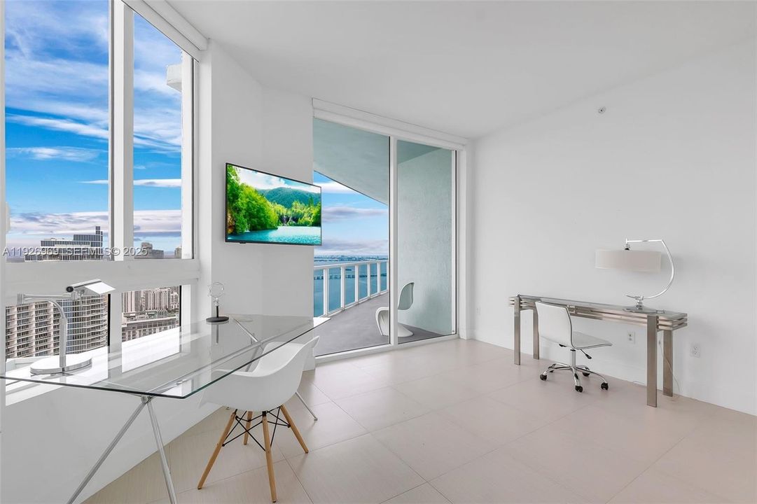 For Sale: $1,249,999 (3 beds, 2 baths, 1902 Square Feet)