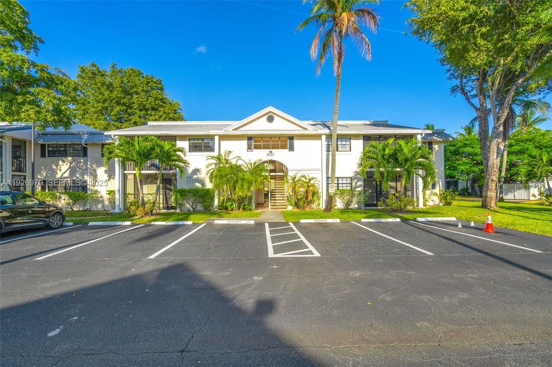 待售: $149,900 (2 贝兹, 2 浴室, 1070 平方英尺)