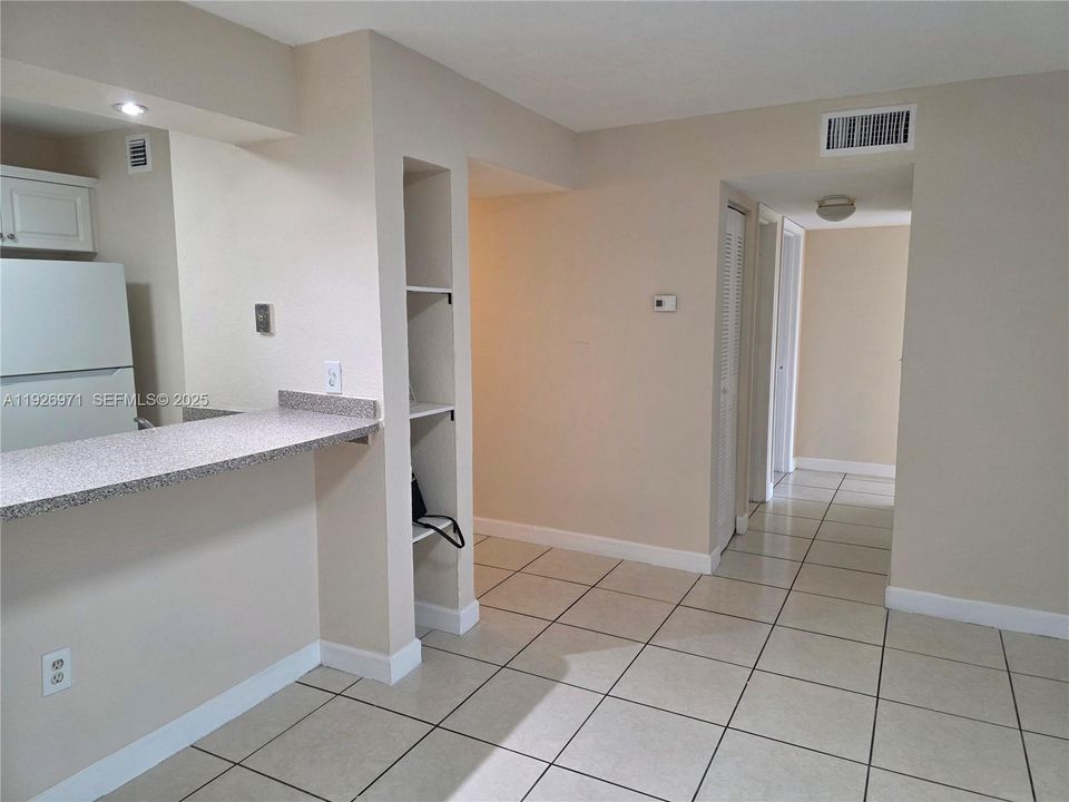 В аренду: $2,175 (2 спален, 2 ванн, 990 Квадратных фут)