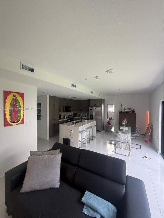 En Renta: $3,650 (5 camas, 3 baños, 1810 Pies cuadrados)