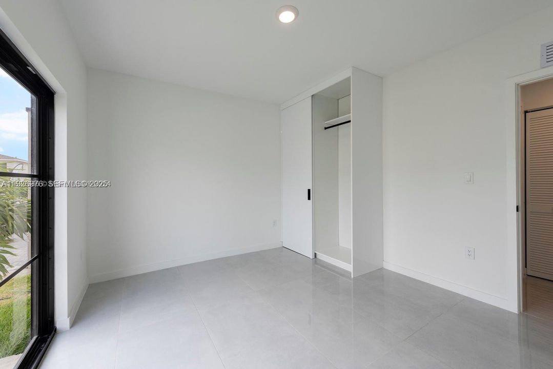 En Renta: $3,650 (5 camas, 3 baños, 1810 Pies cuadrados)