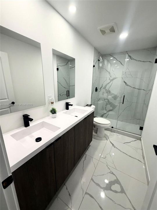 En Renta: $3,650 (5 camas, 3 baños, 1810 Pies cuadrados)